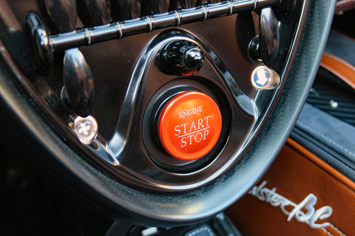 パガーニ・ウアイラ ロードスターBC（イグニッションスイッチ）