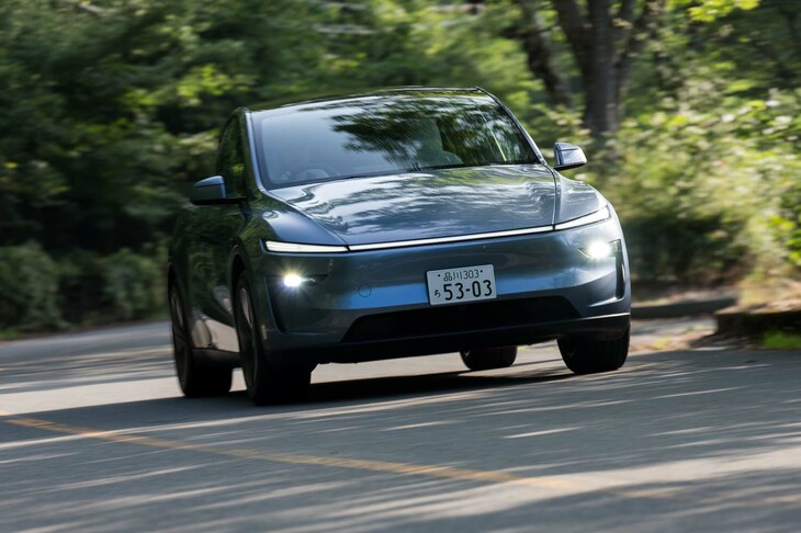 今回の改良ではサスペンションに再調整を加えており、悪路などでの振動吸収性能を51%アップ。ロードノイズや風切り音の低減による、静粛性の向上もトピックだ。