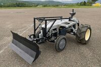 エバーブルーテクノロジーズの「除雪ドローンV3」。