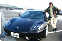 「360モデナ」をサーキットで走らせると、そのシビアな動きに驚く。