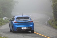 新型「208」はホットハッチと呼ばれるスポーツモデルではないが、ドライバーに運転の楽しさを実感させてくれる。