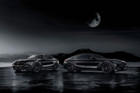 漆黒で内外装をコーディネートした限定車「BMW 8シリーズ フローズンブラックエディション」発売