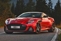 webCGほったが、昨今の“アストン過激化”の端緒にあると考えている「DBSスーパーレッジェーラ」。　
	ほった「もっと言うと、さらに以前のザガートとのコラボモデルあたりから、なんとなく今の路線の探りを入れていたような気がします」