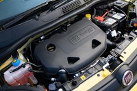 パワーユニットは0.9リッター直列2気筒のツインエアエンジン。最高出力85PS／最大トルク145N・mを発生する。