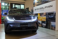 「シール」以外に、「ドルフィン」（写真）や「ATTO 3」といった既存モデルも展示される。