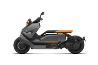 BMWから新型二輪モデル「CE 04」登場　航続距離130kmを実現した電動スクーターの画像