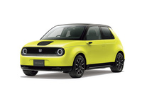 ボディーサイズは全長×全幅×全高＝3895×1750×1510mm、ホイールベースは2530mmで、新開発のリアモーター・リアドライブのBEV専用プラットフォームを採用。4.3mという小さな最小回転半径と、後輪駆動ならではの走りもセリングポイントとされた。