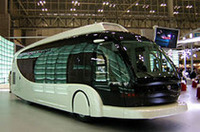 
	「IMTS」は、実際に地球博の会場で活躍する。専用道では自動運転、一般道ではドライバーによる運転で走行する。
	 