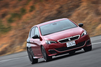 「GTi 270 by PEUGEOT SPORT」にはフロントにトルセン式LSDが標準装備される。