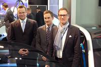 BMW本社から、開発陣が先行発表に合わせて来日した。左からプロジェクトマネージャーのマルティン・アールト氏、ブランドマネージャーのウヴェ・ドレーヤー氏、インテリアデザイン責任者のダニエル・スターク氏。