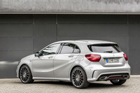 「A250シュポルト 4MATIC」の動力性能は0-100km/h加速が6.3秒で、最高速は240km/h。