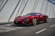 アルファ・ロメオの新型スーパースポーツ「33ストラダーレ」がデビュー