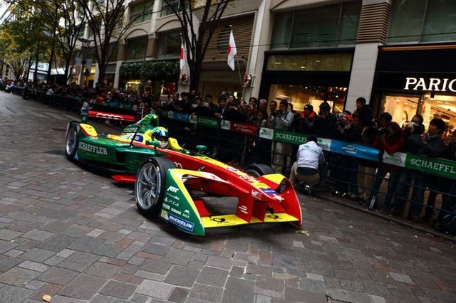 第3回 東京 丸の内をレースカーが疾走 フォーミュラe 公道走行イベントの会場を取材した エディターから一言 Webcg