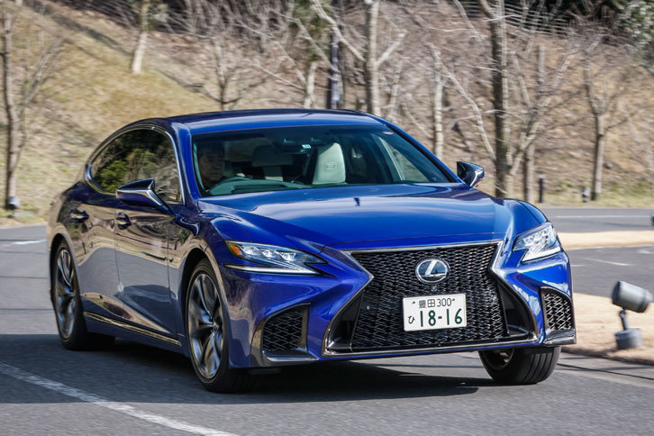 “Fスポーツ”にはレクサス・ダイナミック・ハンドリングシステム（LDH）にアクティブスタビライザーを協調制御させる新型のVDIMが備わる。