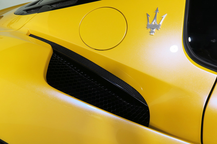 マセラティMC20（エアインテーク）