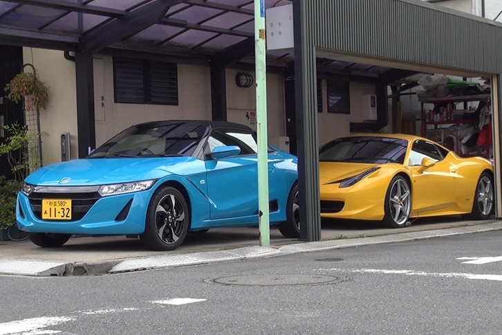 大小スーパーカー2台態勢時代の筆者ガレージ。