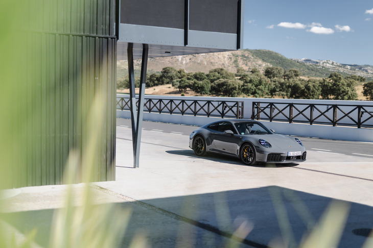 ポルシェ911カレラGTS