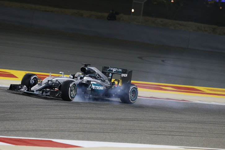 クラッチパドルがシングルとなりスタートが難しくなったとされる今シーズン。2戦して2回ともスタートで出遅れたハミルトンは、ボッタスとの接触で9位まで順位を落とすも、ダメージを最小限にとどめ、3位でフィニッシュ。（Photo=Mercedes）