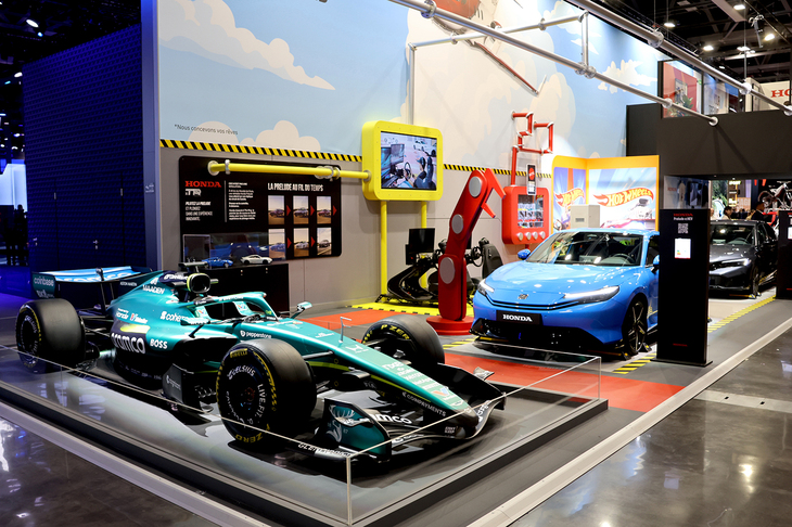 日本ブランドで唯一単独ブースを設けたのはホンダ。2018年以来、8年ぶりのパリ復帰を果たした。ブースにはF1マシンの「アストンマーティン・アラムコAMR26」や、「プレリュード」を展示した。