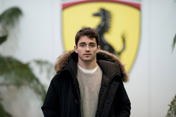 1997年生まれのモナコ人、シャルル・ルクレール（写真）は、2016年にフェラーリ・ドライバー・アカデミーの一員となり、フェラーリやハースのマシンをテスト。2018年に満を持してザウバーからGPデビューを飾るとめきめきと頭角を現し、第4戦アゼルバイジャンGPで6位初入賞。初年度で予選Q3進出8回、入賞10回を記録した。速さはもちろん、ルーキーらしからぬミスのないドライビングで高い評価を得て、キャリア2年目にしてフェラーリ入りを決めた。昨季ミスが多発したエース格のセバスチャン・ベッテルが、このF1界の“新星”とどう張り合うのかが、2019年シーズンの見どころのひとつとなるだろう。（Photo=Ferrari）