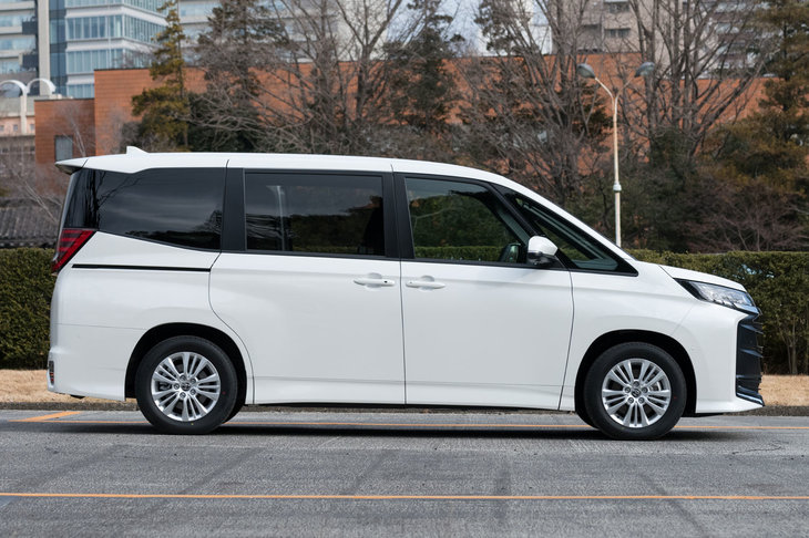 サイズアップした全幅、全高に対し、前後方向の寸法については、4695mmの全長、2850mmのホイールベースともに、従来型と変わらない。（写真：向後一宏）