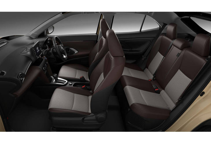 「ヤリスクロス」の室内空間。