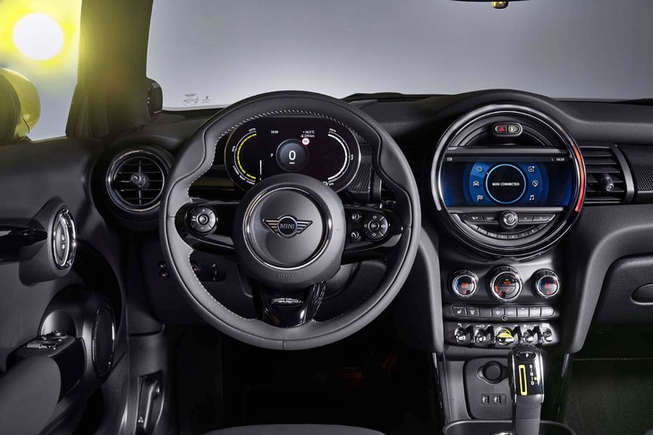 MINIクーパーSE（コックピット周辺部）