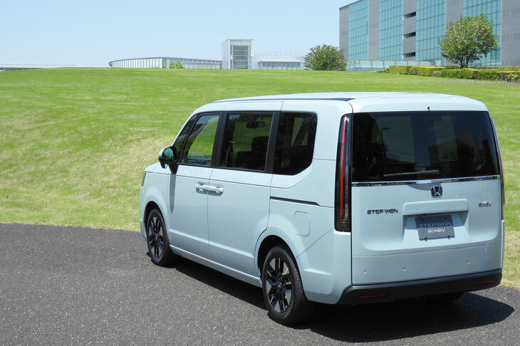 「エアーEX」のリアクオータービュー。実はこの画角のなかに、従来型からの変更点が写っているのだが……皆さんお気づきだろうか？