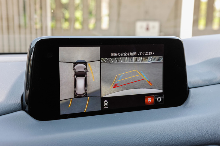 「プロアクティブ」と「Lパッケージ」には、死角や障害物との距離を目視で確認できる「360°ビューモニター」が備わる（メーカーオプション）。