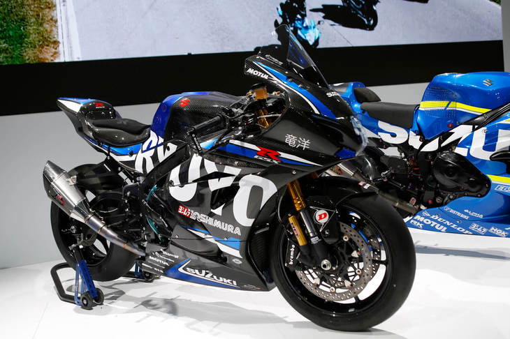 スズキのスーパースポーツモデル「GSX-R1000」を軽量化し、スペシャルパーツをセットしたサーキット専用車「GSX-R1000 RYUYO」。RYUYO＝竜洋は、スズキが有する自社テストコースの通称で、スズキのさまざまなプロダクトはもちろん、MotoGPレーサーのテスト走行にも使用されている。また、過去にはそのテストコースを舞台にジャーナリスト向けの国際試乗会が開催されるなど、“RYUYO”は海外のスズキファンの間でも知られた存在なのだ。