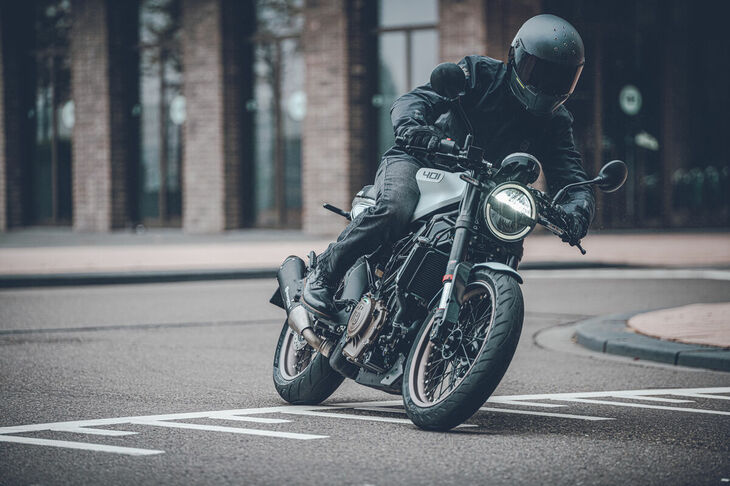 ハスクバーナ・ヴィットピレン401（写真はすべて欧州仕様車）