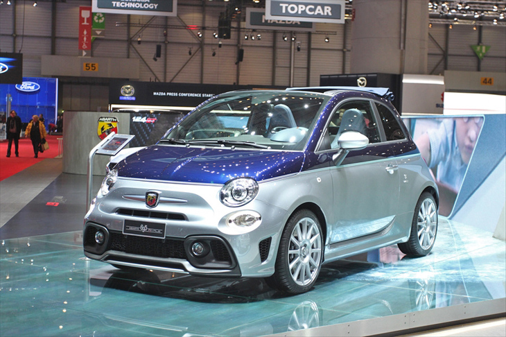 アバルト695リヴァーレ（エクステリア）