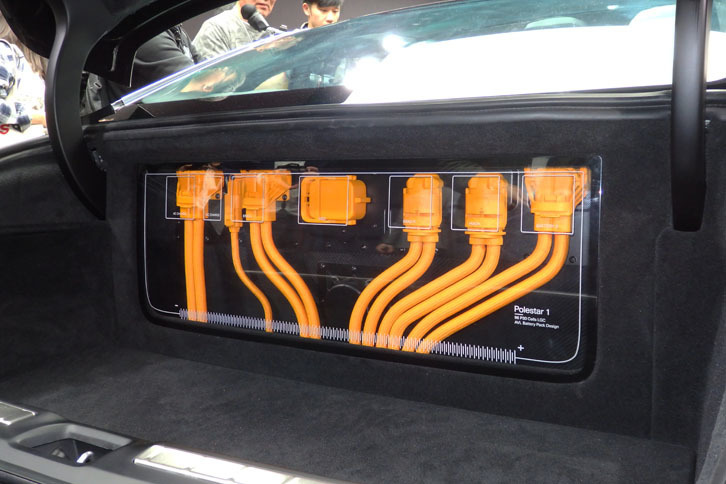 「ポールスター1」のトランクルーム。