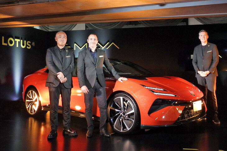 写真向かって右から、ロータスカーズでアジアパシフィック・中東・アフリカ地域を統括するダン・バルマー氏、同地域のマーケティングとPRを担うラムジ・アタット氏、日本・台湾のマーケットを担当する寺嶋正一氏。