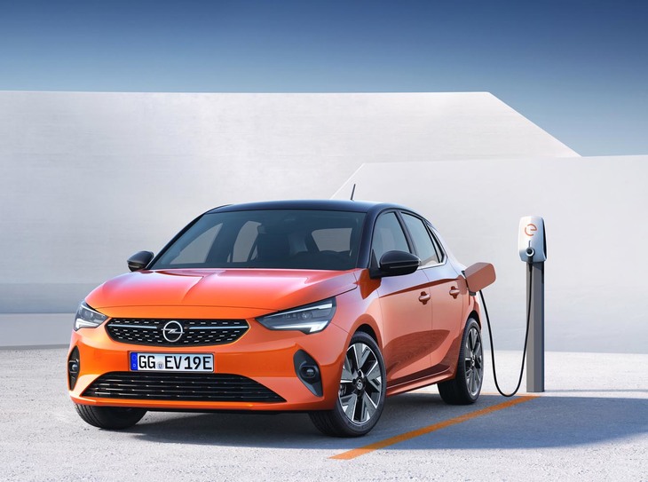 こちらはオペルの電気自動車「コルサe」。同ブランドからは、このモデルをはじめ、2021年までに8車種の電動化モデルがリリースされる予定だ。