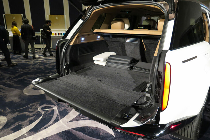 ランドローバー・レンジローバーSV P530（ラゲッジスペース）