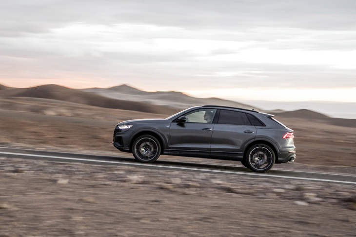 アウディQ8 55 TFSIクワトロ