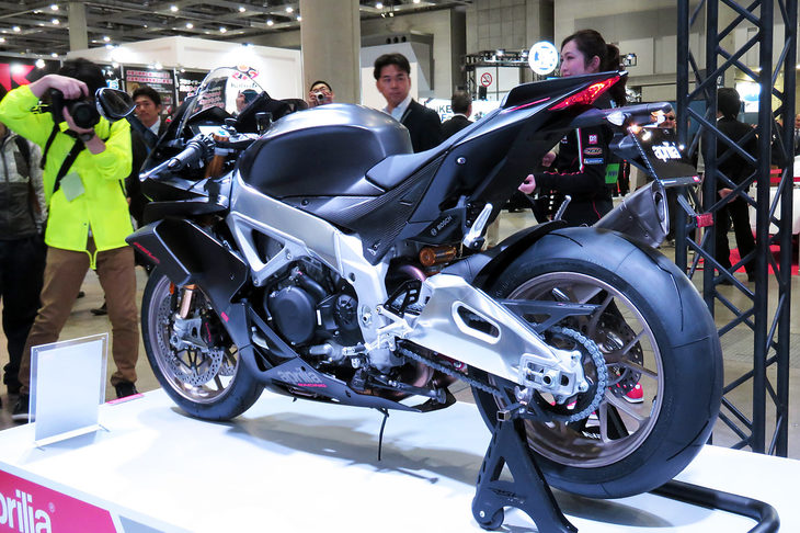 アプリリアRSV4 1100ファクトリー