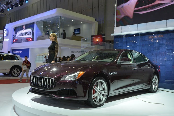 マセラティの記者会見はベトナムで販売されるモデルを1台ずつ紹介する格好で行われた。「グランツーリスモ」「ギブリ」「レヴァンテ」と順に紹介され、最後に「クアトロポルテ」がアンベールされた。