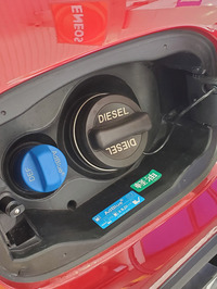 高騰からの高止まりが続いている燃料代。となれば、比較的安い燃料（軽油）で乗れる車種、すなわちディーゼル車が意識されるようになる。今回は、その具体例としてオススメの4車種を挙げてみよう。