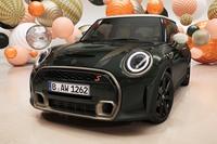 MINIクーパーS 3ドア レゾリュートエディション