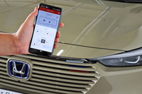 「ホンダ・ヴェゼル」はコネクテッドサービスに対応。スマートフォンをリモコンキーとして利用したり、遠隔で空調や施錠・開錠の操作をしたりできる。
