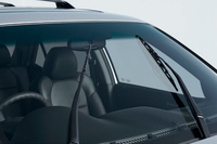 ワイパーブレードに均一に圧力をかけるために考案された、トーナメント型のワイパー。ワイパーブレードの支持部がトーナメント表のような形をしていることから、こう呼ばれるようになった。