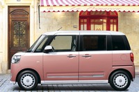 写真の「シャイニングホワイトパール×アプリコットピンクメタリック」をはじめ、2トーンカラーは8種類から選べる。