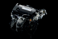 「オデッセイ アブソルート」に搭載される、直噴の2.4リッター直4エンジン。
    