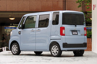 「D“デラックスSA II”」のリアビュー。