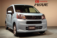 ベーシックな「ムーヴ」（写真はムーヴX“SA”）。塊感と立体感のあるデザインで、上質感・安心感を表現したという。