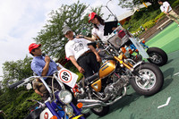 珍しいモデルや、凝った改造車を紹介した「オーナーズインタビュー」。写真のモデルは、1969年に登場したホンダ初のナナハンである「ドリームCB750」風に見事に変身していた。