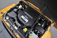 2011年12月（発売は翌年1月）の改良で、新たに搭載された3.6リッターV6 DOHCエンジン。それまでの3.8リッターV6 OHVと比べ、最高出力が約40％向上している。
    