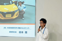 「S660」の開発責任者を務めた椋本 陵LPL（ラージ・プロジェクト・リーダー）。
    